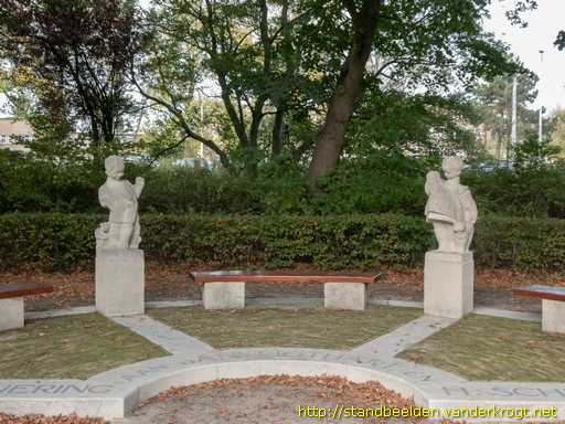 Den Haag -  Ot en Sien (Jan Ligthart [& H. Scheepstra] monument)
