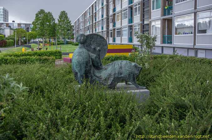 Den Haag -  Vrouw met parasol