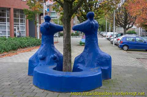 Den Haag -  Theo en Tirza - Buurt-Babbel-Bankje
