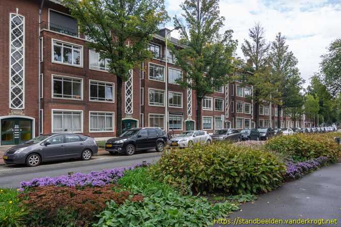 Den Haag -  Portiekdecoratie dieren