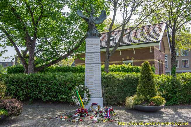 Den Haag -  Bevrijdingsmonument - Feniks