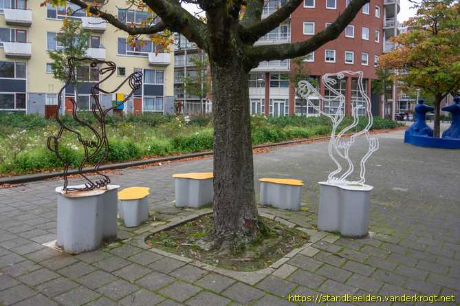 Den Haag -  Buurt-Babbel-Bankje - Beren