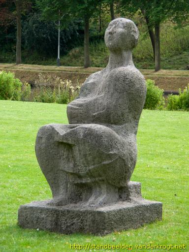 Den Haag -  Zittende vrouw