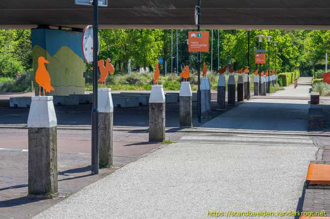 Den Haag -  Meeuwen op meerpalen