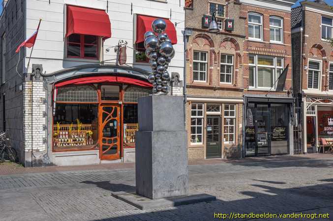 Dordrecht -  Monument voor Aelbert Cuyp
