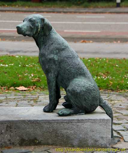 Gorinchem -  Wachtende Hond