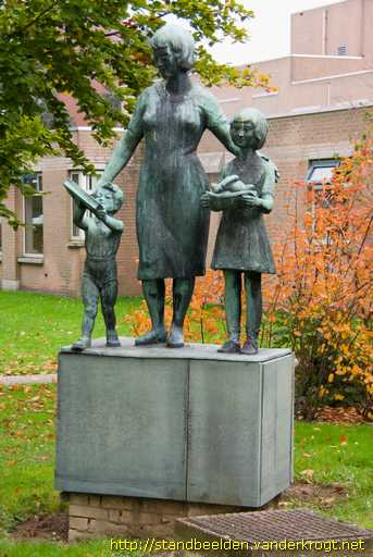 Gorinchem - Moeder met kinderen