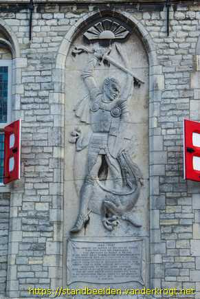 Gouda -  Oorlogsmonument - Sint Joris en de draak