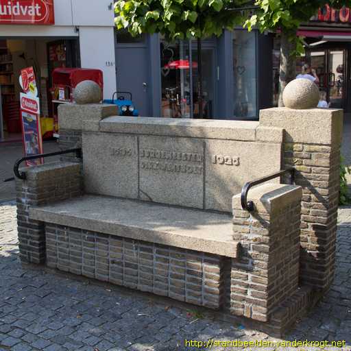 Hillegom -  Burg. Wentholtbank
