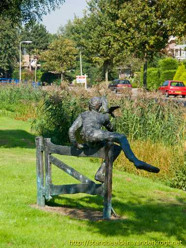Leimuiden -  Jongen met vogel op hek