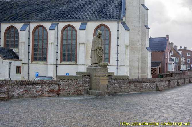 Katwijk aan Zee -  Vissersweduwe met zoon
