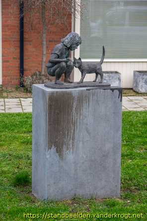 Katwijk aan den Rijn -  Meisje met poes
