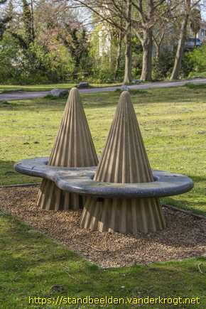 Krimpen aan den IJssel -  Herdenkingsbank