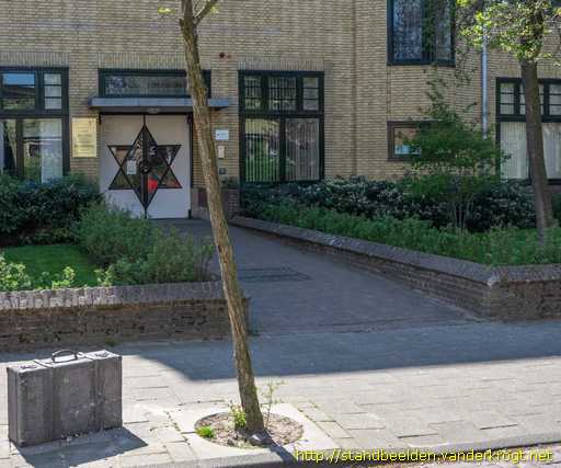 Leiden -  Plaquette Joodse weeskinderen