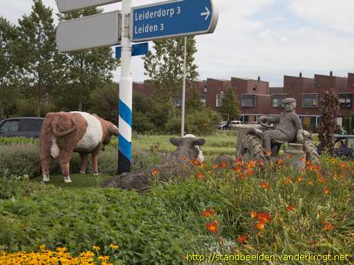 Leiderdorp -  Tractor, Lakenvelder en Groninger Blaarkop