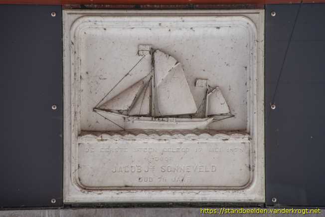 Maassluis -  Gevelsteen De Logger