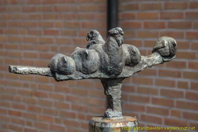 Nieuw-Lekkerland -  Hen met kuikens