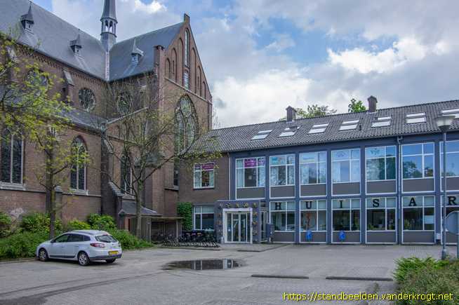 Rijswijk -  Duiven in keramiek