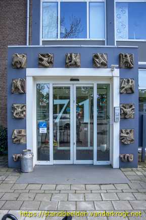Rijswijk -  Duiven in keramiek