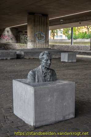Rotterdam -  Buste van Bernard Diamant