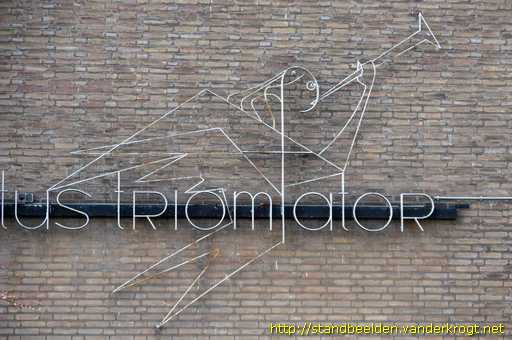 Rotterdam -  Christus Triomfator - Bazuinblazende engel