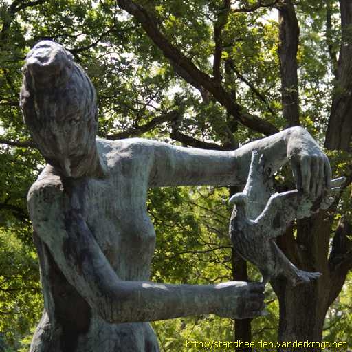 Rotterdam -  Monument Burgerslachtoffers 1940-45