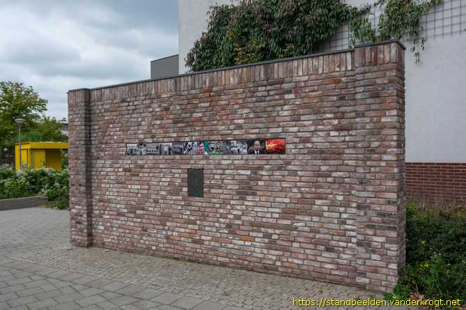 Rotterdam -  Coen Moulijn - Monument voor het straatvoetbal