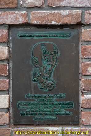 Rotterdam -  Coen Moulijn - Monument voor het straatvoetbal