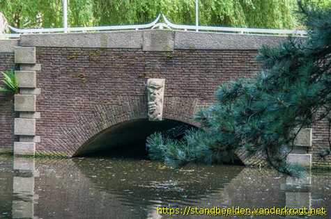 Rotterdam - Visventer en starende vrouw