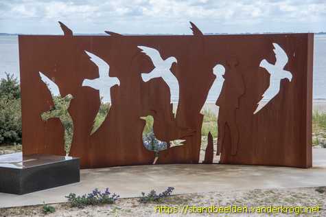 Rotterdam Maasvlakte -  Vogels - Monument Helikopterongeluk