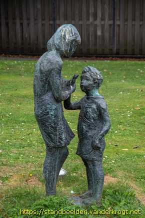 Rozenburg - Kinderen met vogel
