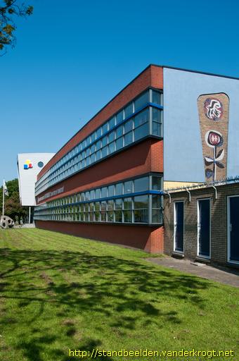 Schiedam -  Wandmozaïek bloem en vogel