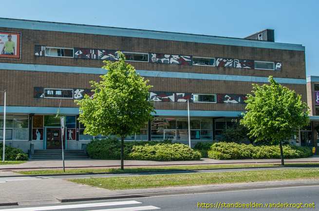 Schiedam -  Wandreliëf Technisch Onderwijs