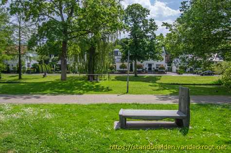 Schiedam -  Bank, Tafel en Stoel