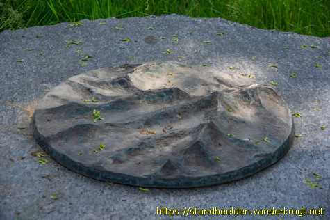 Schiedam -  Stenen tafel met berglandschap (?)