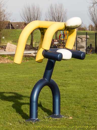 Spijkenisse -  Spelende kinderen en poesjes