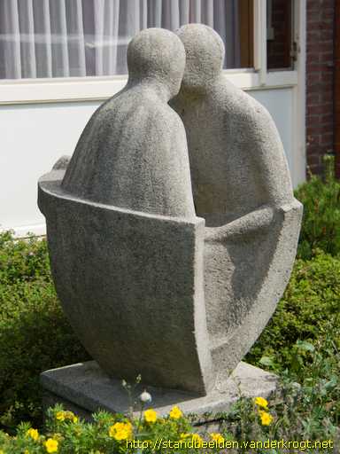 Warmond -  Twee gestileerde figuren aan een tafel