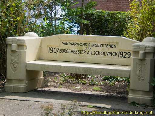 Warmond -  Burg. Schölvinck gedenkbank