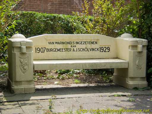 Warmond -  Burg. Schölvinck gedenkbank