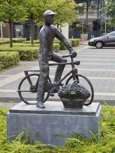 Voorhout -  Bloemenkind / l'Enfant des fleurs
