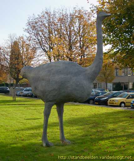 Vlaardingen -  Struisvogel en haar eieren