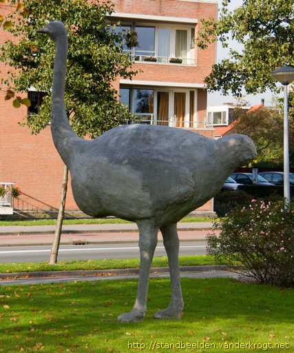 Vlaardingen -  Struisvogel en haar eieren