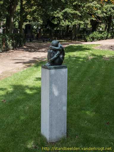 Vlaardingen -  Treurende vrouw