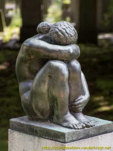 Vlaardingen -  Treurende vrouw