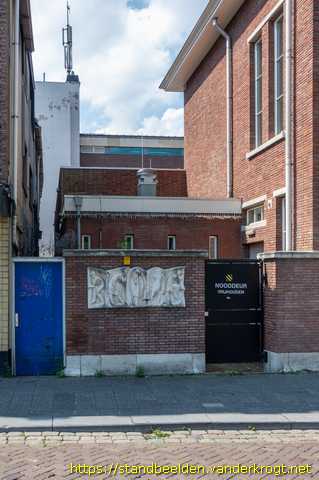 Vlaardingen -  Telefonerende mensen