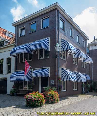 Vlaardingen -  DNA-gevelsteen