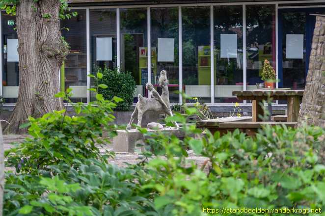 Voorschoten -  Kind op dier