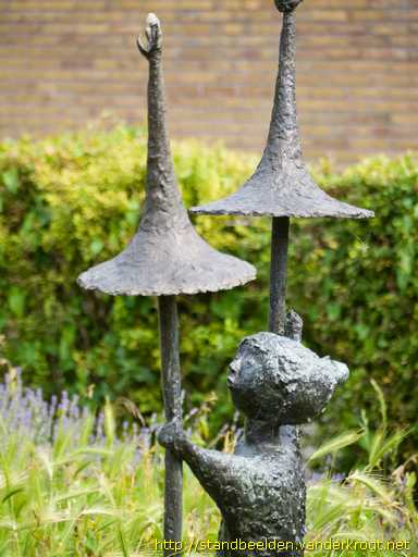 Wassenaar -  Meisje met parasols
