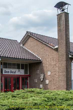 Wassenaar -  Lam Gods en kinderen