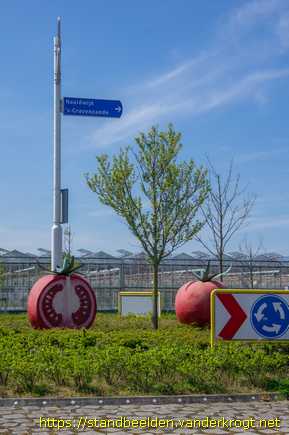 Naaldwijk -  Anderhalve tomaat